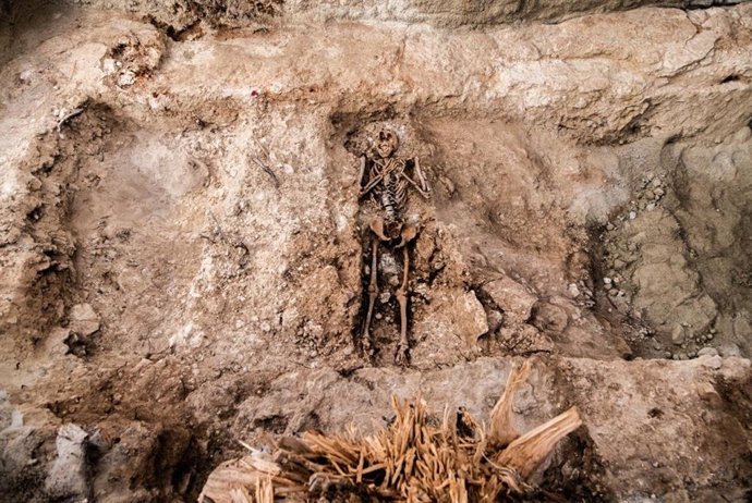 Víctima en una de las fosas del cementerio municipal de Padul.