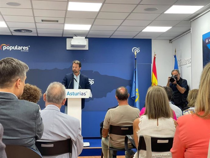 El presidente del PP de Asturias, Álvaro Queipo, durante un acto de partido el pasado viernes en Oviedo.