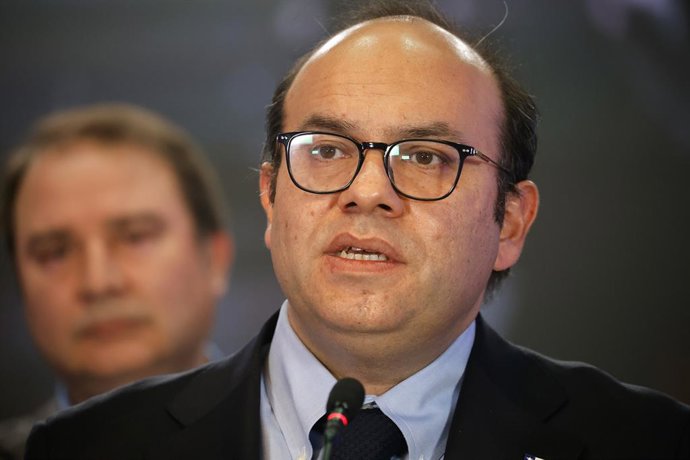 Santiago, 12 de julio de 2026.  El subsecretario del Interior, Maximo Pavez junto al director nacional de Migraciones, Frank Sauerbaum; y el jefe nacional de Migraciones y Extranjeria de la PDI, Adolfo Millan, actualizan cifras del Plan de Control