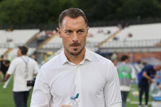 Archivo - July 23, 2025, Como, Italia: Matthias Jaissle Head Coach Al Ahli Saudi  during the friendlysoccer match between Como and Al Ahli Saudi at the Giuseppe Sinigaglia stadium in Como, north Italy - July 23, 2025 Sport - Soccer. (Photo by Antonio Saia