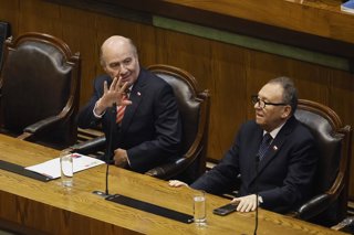 Valparaiso, 5 de agosto 2026  El ministro de Hacienda Jorge Quiroz, y el ministro Segpres Jose Garcia Ruminot, en la Sesion Camara de Diputados   Sebastian Cisternas/Aton Chile