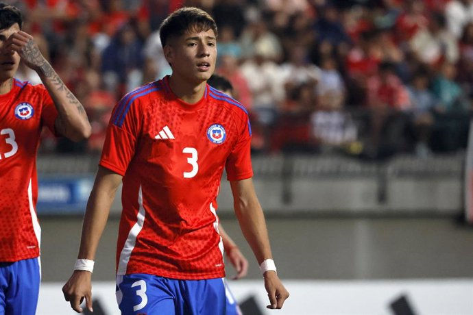 Archivo - Chile.- Iván Román destacó en ranking de los mejores defensas sub 23 del continente