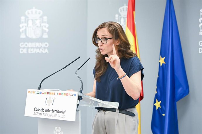 La ministra de Sanidad, Mónica García, durante una rueda de prensa para informar sobre las medidas de gestión pública adoptadas
