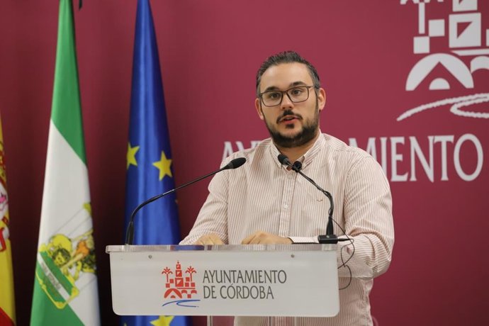 El edil Iván Fernández se postula en las primarias de Podemos para ser candidato a la Alcaldía de Córdoba.