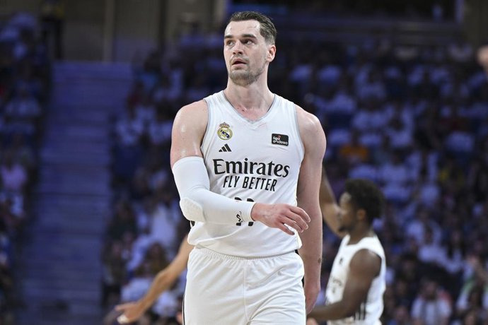 Archivo - Arquivo - 6 de junho de 2026, Madri, Espanha: Mario Hezonja, do Real Madrid, em ação durante a Liga ACB Endesa, jogo 3 das quartas de final de basquete entre o Real Madrid e o La Laguna Tenerife na Movistar Arena. Resultado final: La Laguna Tene