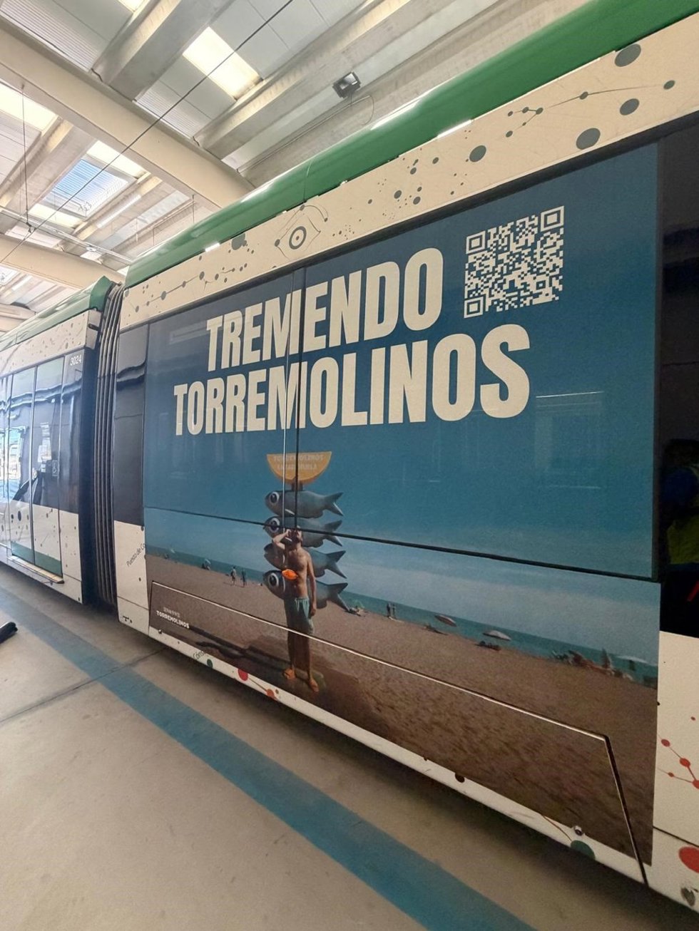 Campaña 'Tremendo Torremolinos' en el metro de Málaga
