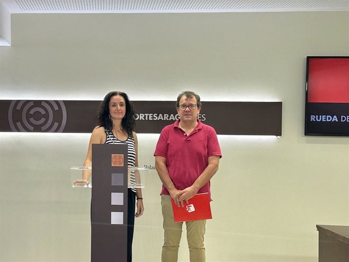 Marta Abengochea y Jesús García Usón (IU).