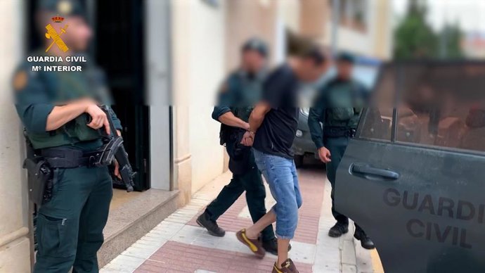 Archivo - Uno de los detenidos en la operación para esclarecer el asesinato de un hombre en Chiclana en 2022. ARCHIVO.