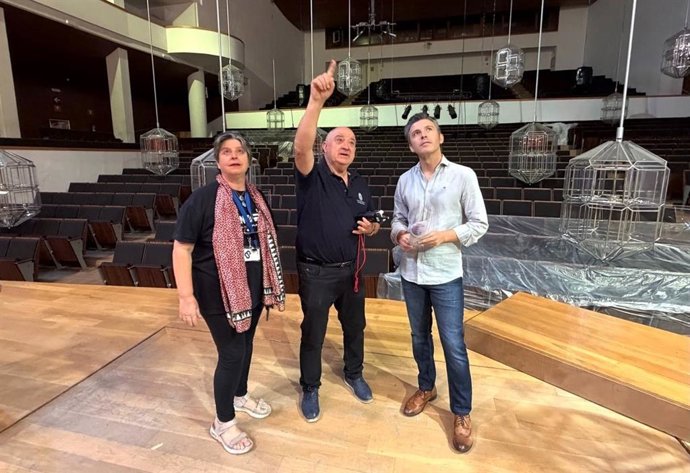 En su visita a los trabajos, el portavoz del equipo de gobierno y concejal de Cultura, Jorge Saavedra, ha destacado el compromiso del Ayuntamiento con la "excelencia cultural" y con la conservación de un espacio "patrimonio vivo de Granada".