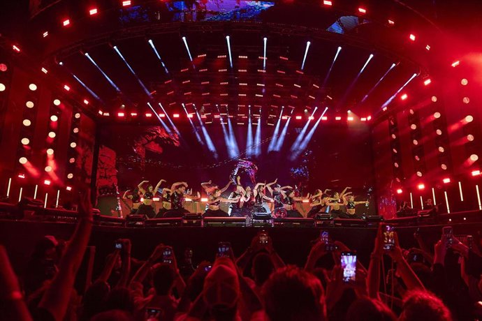 Archivo - La cantante Lola Índigo actúa durante el 15º aniversario del Coca Cola Music Experience, en el Iberdrola Music, a 13 de septiembre de 2025, en Madrid (España). 