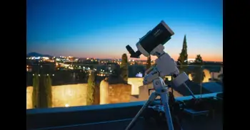 Recomendaciones oficiales para el eclipse: Gafas certificadas, no usar cámaras sin filtro o controlar a las mascotas