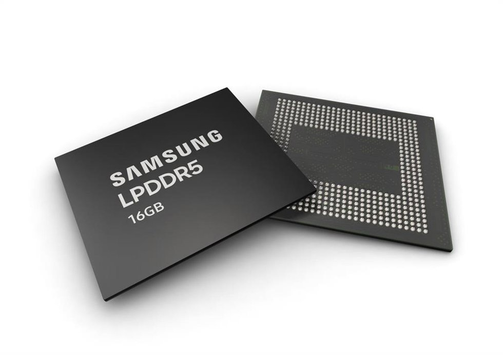 Archivo - Memorias RAM LPDD55 de 16 GB de Samsung.
