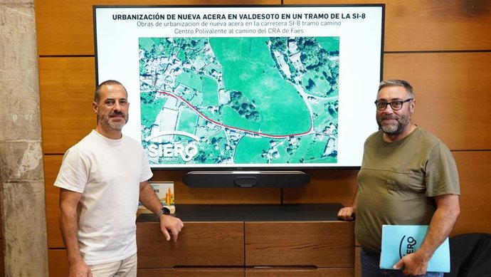 El alcalde de Siero, Ángel García, y el concejal de Abastecimiento de Agua y Saneamiento, Manuel Pergentino Martínez