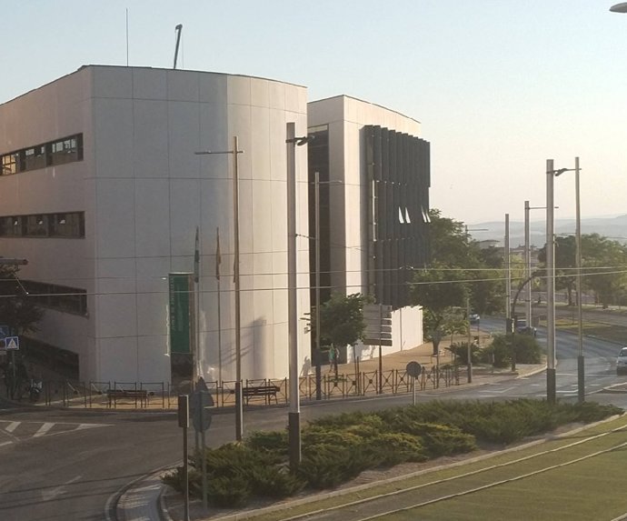 Edificio de la Junta de la Avenida de Madrid