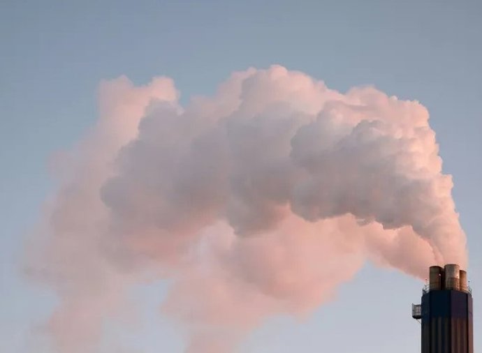 Archivo - Emisiones contaminantes