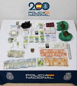 Efectos intervenidos durante la operación 'Tesla' desarrollada en el barrio de El Puche, en Almería.