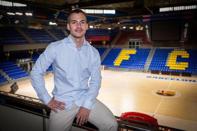 El director deportivo del Barça de baloncesto, Xevi Pujol, en el Palau Blaugrana