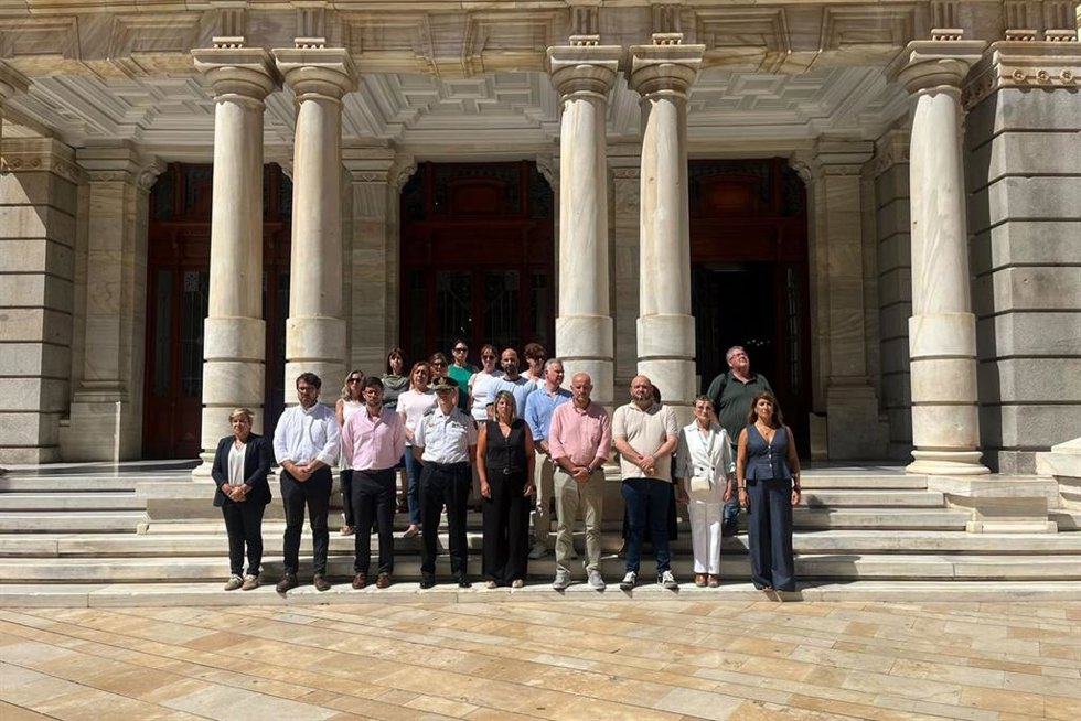 Minuto de silencio en el Ayuntamiento de Cartagena