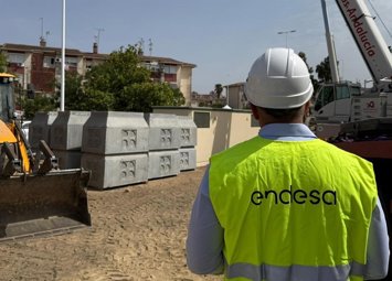 Instalación de los centros de transformación en las Tres Mil Viviendas