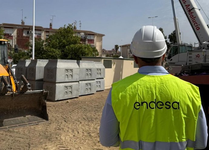 Instalación de los centros de transformación en las Tres Mil Viviendas