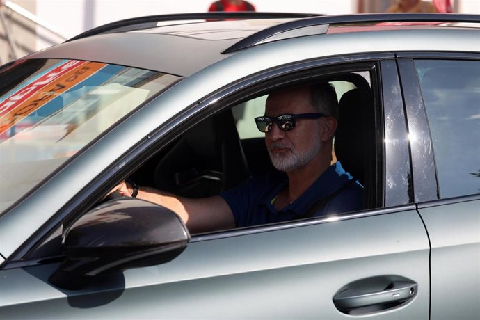 El Rey Felipe VI a su llegada al puerto deportivo para participar en la Copa del Rey Mapfre, a 04 de agosto de 2026, en Palma de Mallorca (España).
