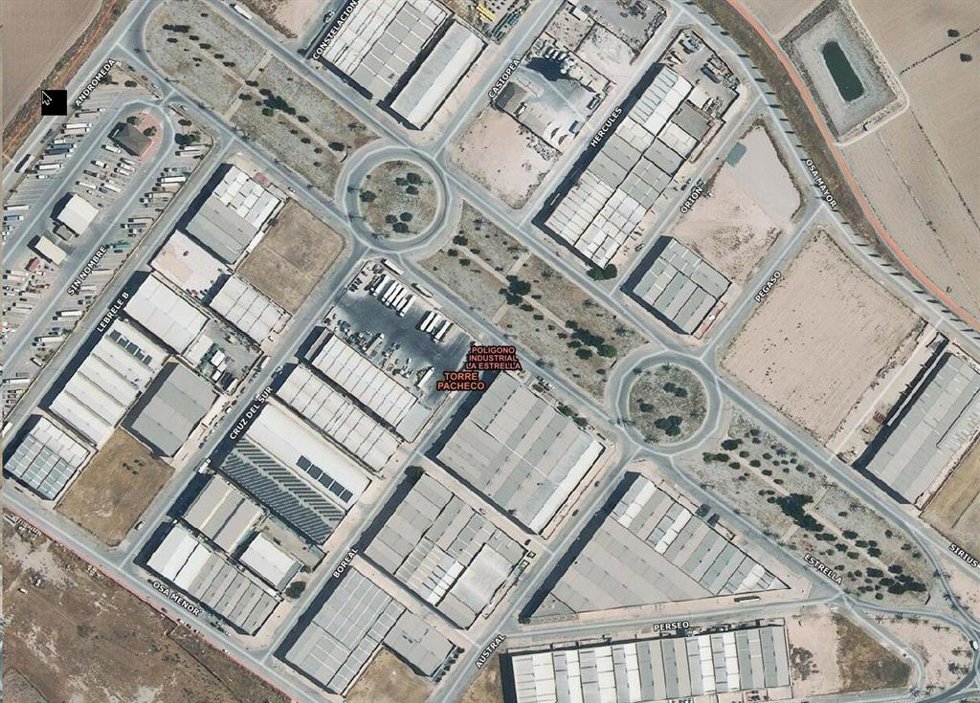 Extinguido un incendio en una nave industrial de Torre Pacheco