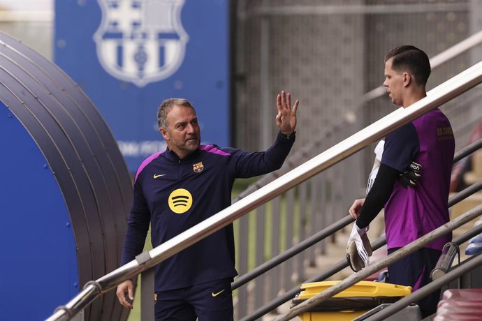 Archivo - Wojciech Szczesny y Hansi Flick, FC Barcelona