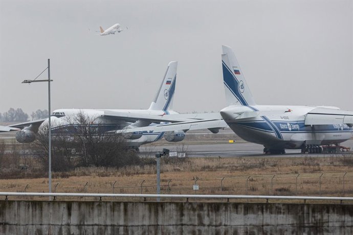 Archivo - December 20, 2025, Leipzig, Saxony, Germany: Saxony, Schkeuditz. The tails of two Russian Antonov An-124 cargo aircraft are visible at Leipzig/Halle Airport. The planes have been grounded since 2022 under European Union sanctions imposed after R