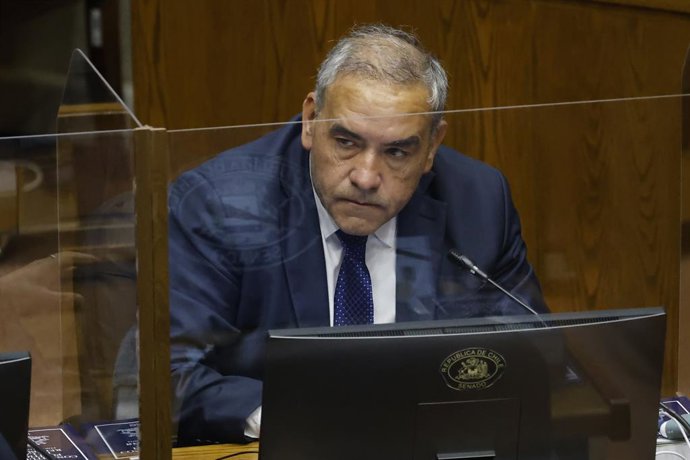 Valparaiso, 10 de noviembre 2025 El senador Fidel Espinoza durante la acusacion constitucional contra el juez Antonio Ulloa en el Senado Sebastian Cisternas/Aton Chile