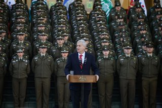 Santiago, 6 de Agosto de 2026.  El presidente de la Republica Jose Antonio Kast entrega discurso a las policias en marco de la Agenda Contra el Crimen Organizado y el Terrorismo en la Escuela de Carabineros   Diego Martin /Aton Chile