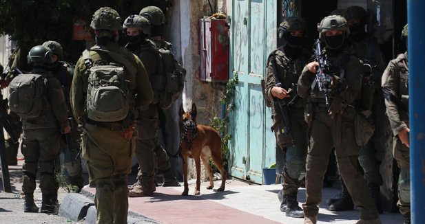 Las autoridades palestinas de Jerusalén Este denuncian más de 50 heridos y 60 detenidos en una redada israelí