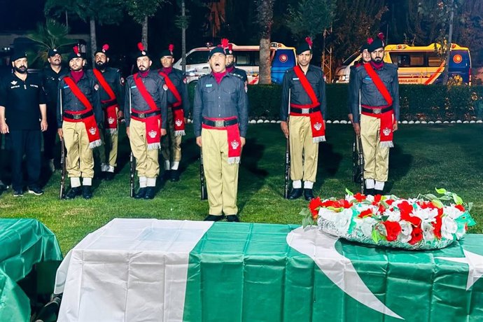 Archivo - Funeral con honores de Estado para los policías fallecidos en el atentado suicida de Swat