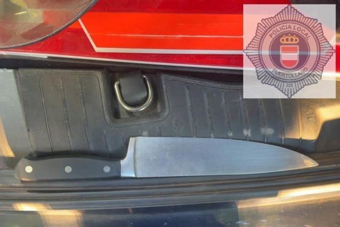 Detenido un hombre en Puertollano mientras amenazaba a su pareja con un cuchillo en su vivienda.