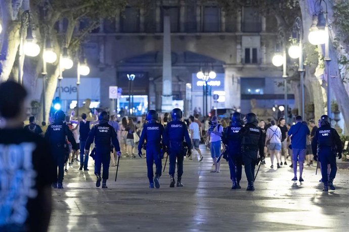 Cargas policiales durante la manifestación contra la saturación turística.