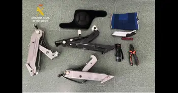 La Guardia Civil detiene en Fuentes de Andalucía (Sevilla) a dos personas sorprendidas in fraganti robando catalizadores
