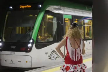 Archivo - Metro durante la Feria de Málaga
