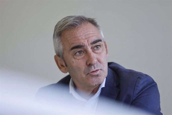 El conseller de Agricultura, Agua, Ganadería y Pesca, Miguel Barrachina, en una entrevista con Europa Press