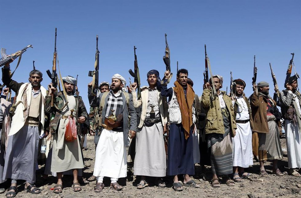 Archivo - Partidarios de los rebeldes hutíes de Yemen