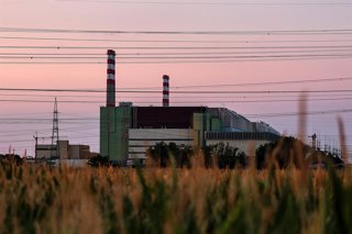 BUDAPEST, Aug. 3, 2026  -- This photo taken on Aug. 2, 2026 shows a view of the Paks nuclear power plant near Dunaszentbenedek, Hungary. Hungary is entering its "most critical 5 days" as dropping water levels on the Danube River threaten the complete shut