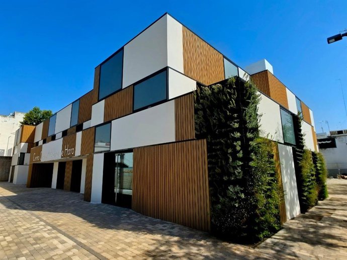 Archivo - Sevilla.-Alcalá de Guadaíra aprueba la dotación de mobiliario y equipamiento del Centro Cívico Medina de Haro 