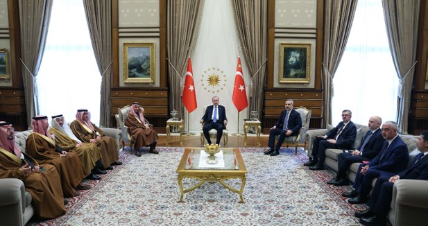 Arabia Saudí, Pakistán y Turquía firman un histórico acuerdo de defensa para fortalecer su disuasión colectiva