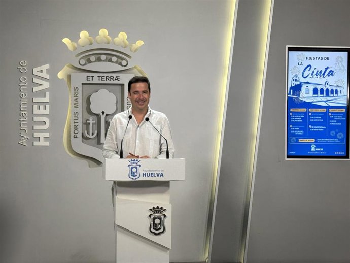 El concejal de Cultura y Patrimonio Arqueológico, Nacho Molina, este viernes en rueda de prensa.