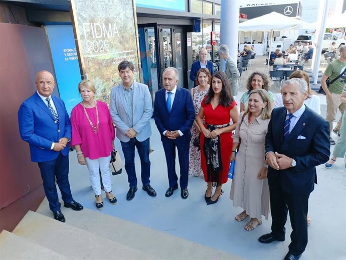 El consejero de Ciencia, Industria y Empleo, Borja Sánchez (tercero por la derecha), antes de participar en el Día del Autónomo en la Feria Internacional de Muestras (Fidma), en Gijón.