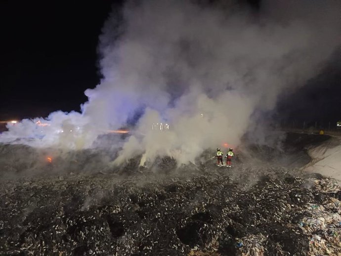 Incendio en la pla nta de reciclaje.