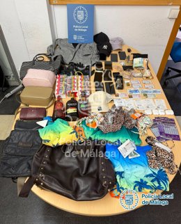 Efectos y dinero intervenidos en una operación de la Policía Local de Málaga