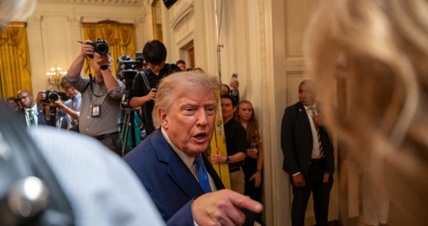 Trump pide a sus senadores que "espabilen" en las próximas legislativas o será "el último presidente republicano"