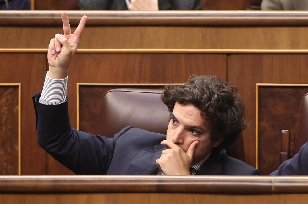 Archivo - El diputado de Vox, José María Figaredo, durante un pleno en el Congreso 