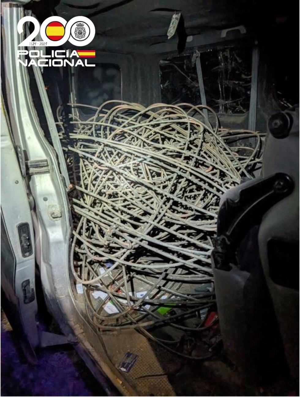 La Policía Nacional detiene en Guadalajara a seis varones, por el hurto de cable de cobre de una catenaria ferroviaria.
