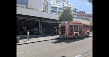 Desalojado el Tierra Astur del Vasco (Oviedo) por el incendio de una parrilla