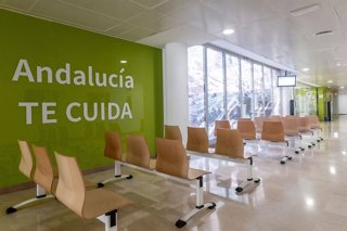 Sala de espera en la planta baja del Hospital Médico-Quirúrgico